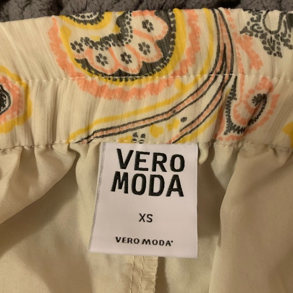 Vero Moda skirt size XS - Picture 2 of 2
